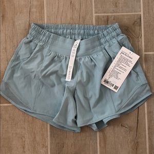 New w/tags Lululemon Hotty Hot Shorts 4”